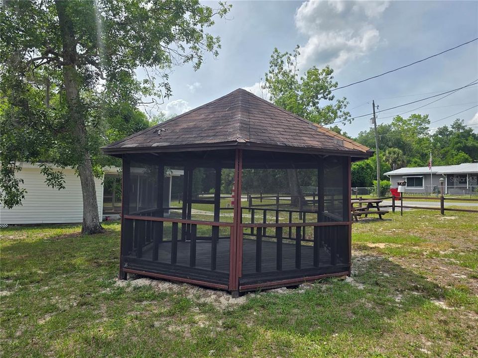 На продажу: $189,000 (3 спален, 1 ванн, 980 Квадратных фут)