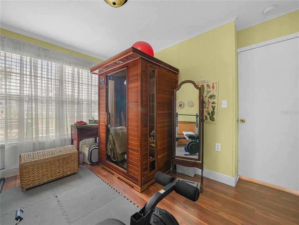 For Sale: $550,000 (6 beds, 3 baths, 3774 Square Feet)