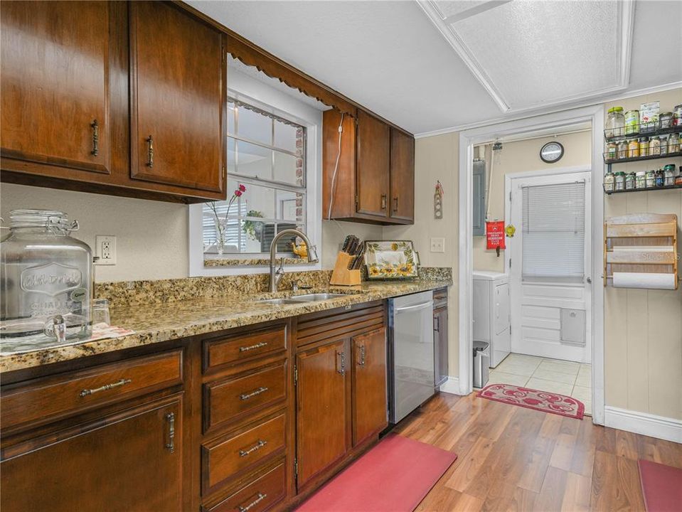 For Sale: $550,000 (6 beds, 3 baths, 3774 Square Feet)