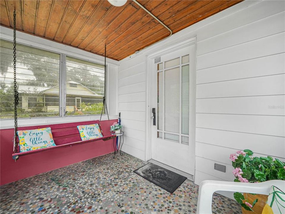For Sale: $550,000 (6 beds, 3 baths, 3774 Square Feet)