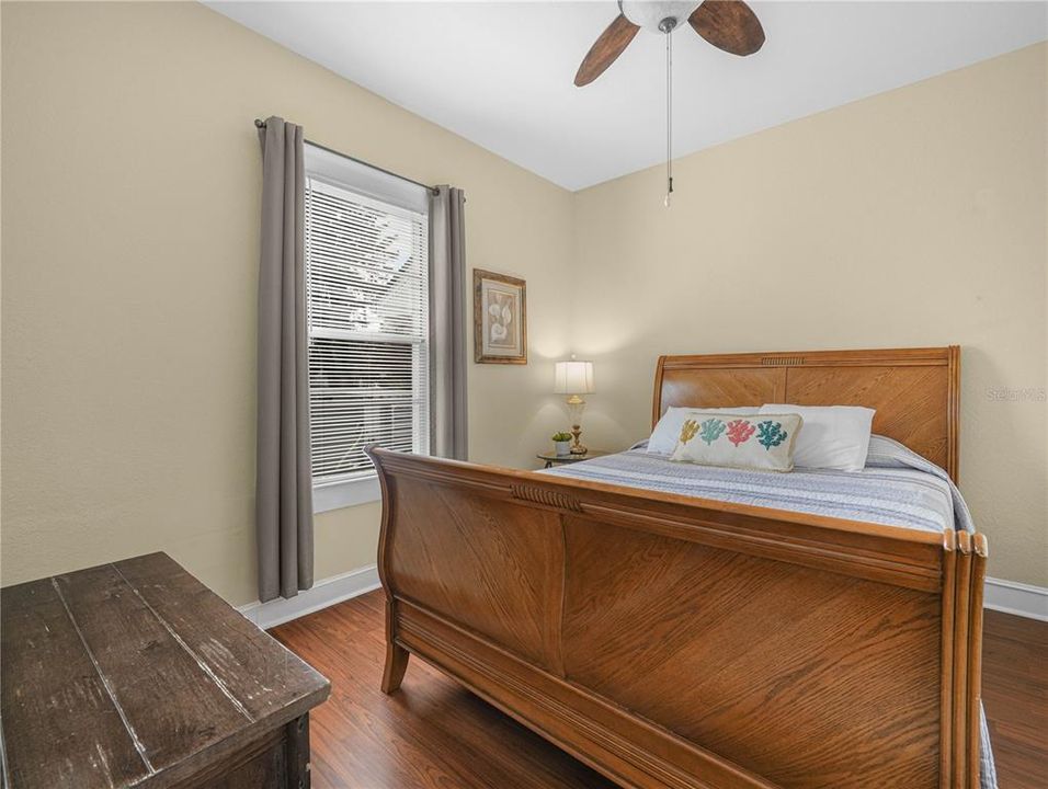For Sale: $550,000 (6 beds, 3 baths, 3774 Square Feet)