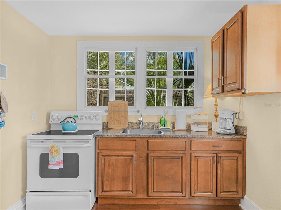 For Sale: $550,000 (6 beds, 3 baths, 3774 Square Feet)