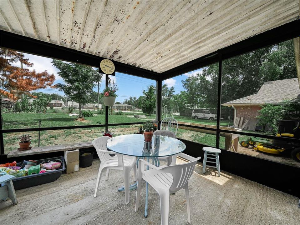 For Sale: $550,000 (6 beds, 3 baths, 3774 Square Feet)