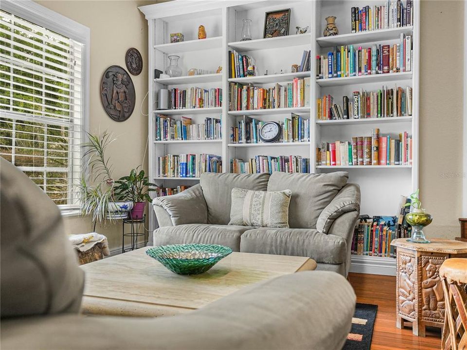 For Sale: $550,000 (6 beds, 3 baths, 3774 Square Feet)