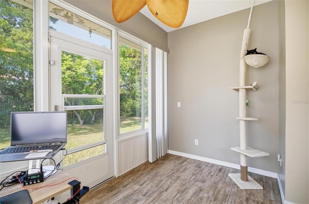 Activo con contrato: $289,000 (3 camas, 2 baños, 1369 Pies cuadrados)