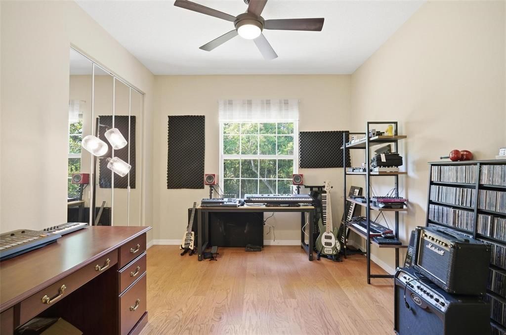 Activo con contrato: $289,000 (3 camas, 2 baños, 1369 Pies cuadrados)