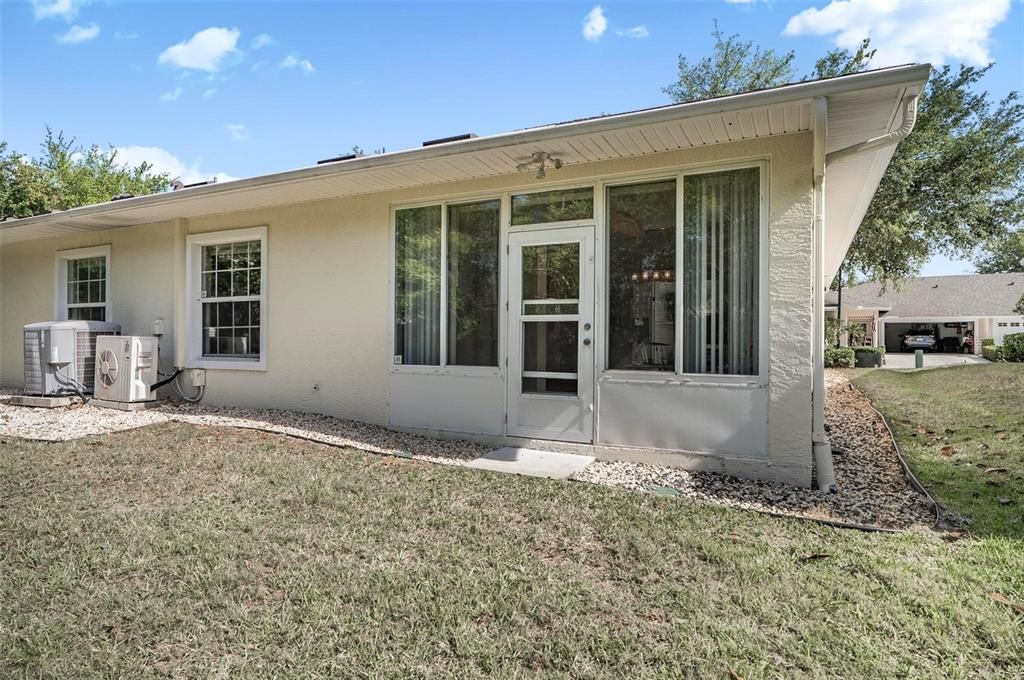 Activo con contrato: $289,000 (3 camas, 2 baños, 1369 Pies cuadrados)