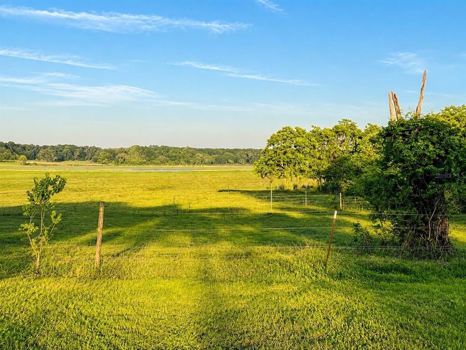 待售: $2,200,000 (55.40 acres)