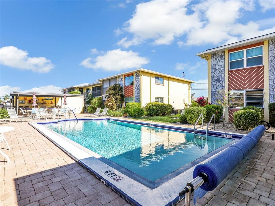For Sale: $229,000 (2 beds, 2 baths, 974 Square Feet)