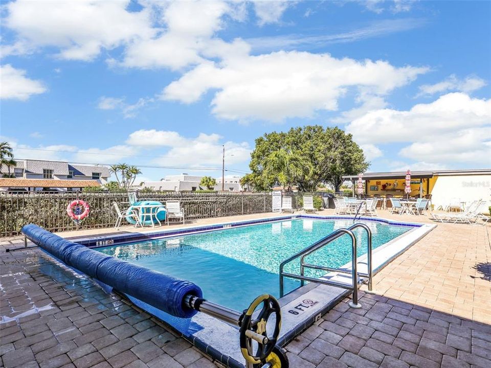 For Sale: $229,000 (2 beds, 2 baths, 974 Square Feet)