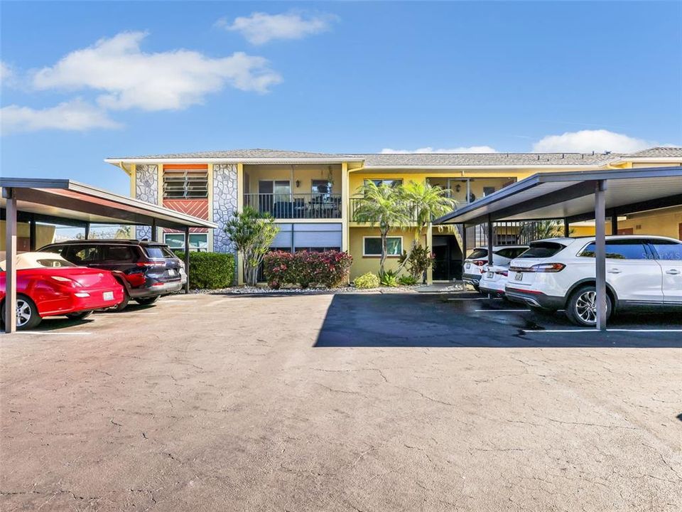 For Sale: $229,000 (2 beds, 2 baths, 974 Square Feet)