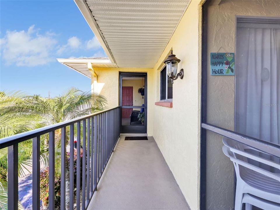 For Sale: $229,000 (2 beds, 2 baths, 974 Square Feet)