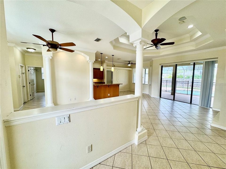 Active With Contract: $350,000 (3 beds, 2 baths, 1636 Square Feet)