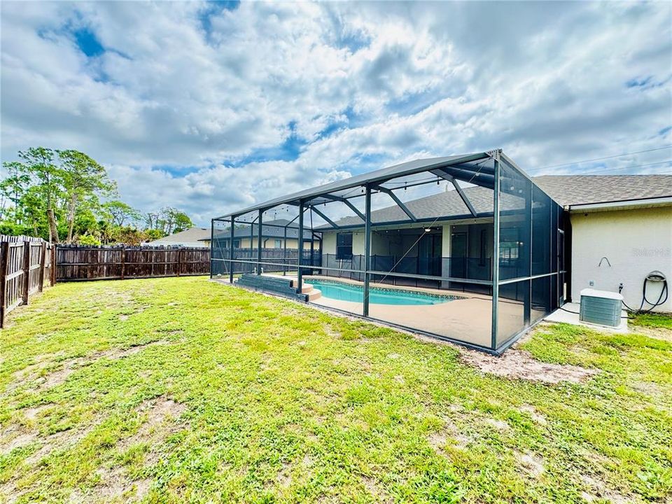 Active With Contract: $350,000 (3 beds, 2 baths, 1636 Square Feet)
