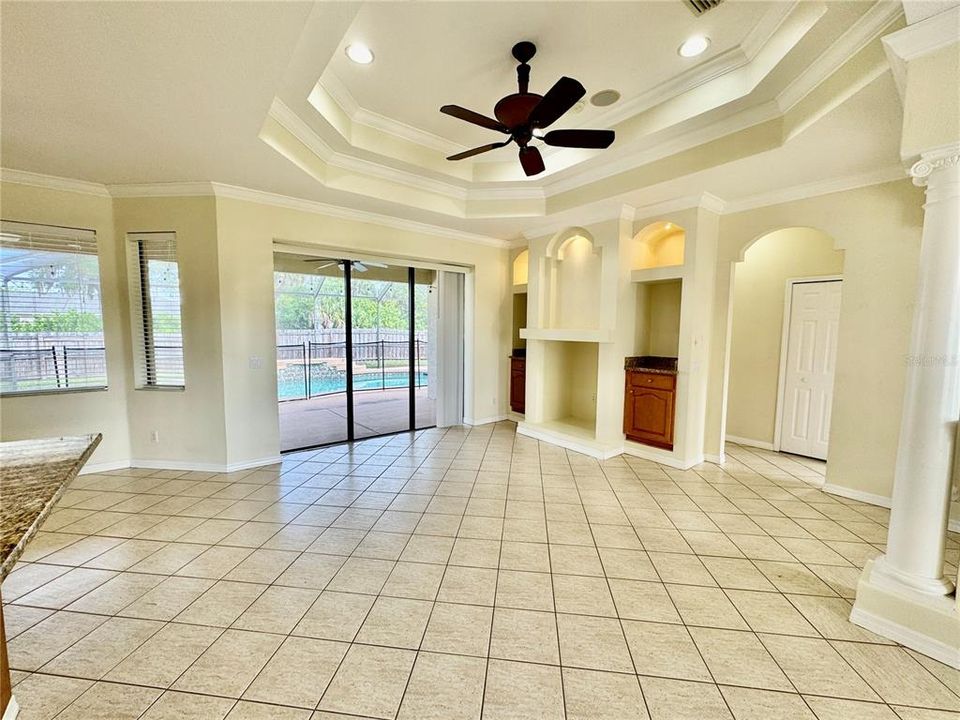 Active With Contract: $350,000 (3 beds, 2 baths, 1636 Square Feet)
