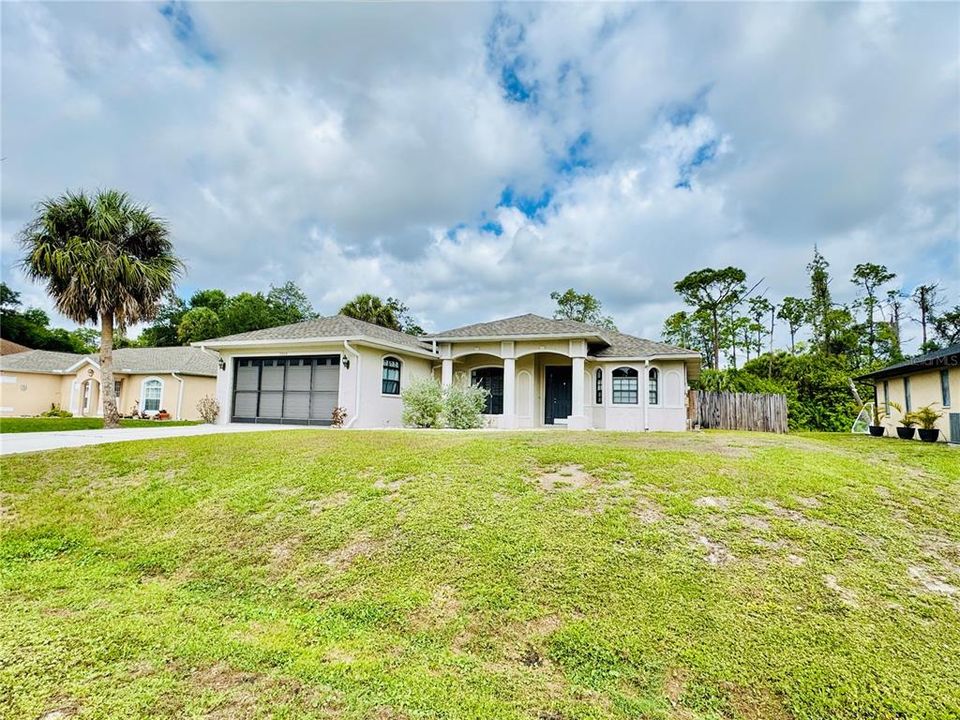 Active With Contract: $350,000 (3 beds, 2 baths, 1636 Square Feet)