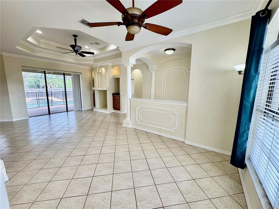 Active With Contract: $350,000 (3 beds, 2 baths, 1636 Square Feet)