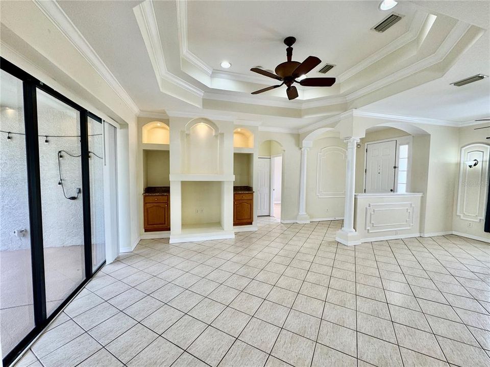 Active With Contract: $350,000 (3 beds, 2 baths, 1636 Square Feet)