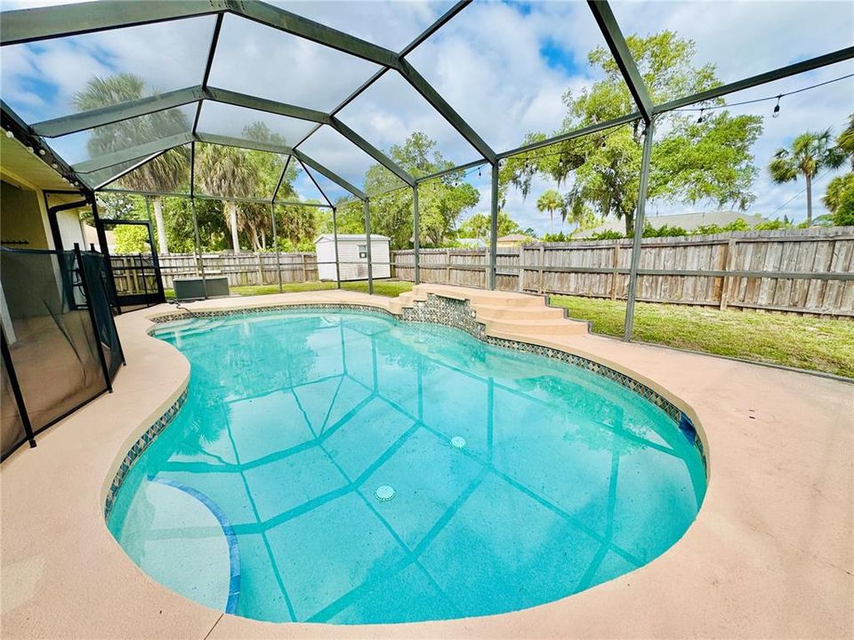 Active With Contract: $350,000 (3 beds, 2 baths, 1636 Square Feet)