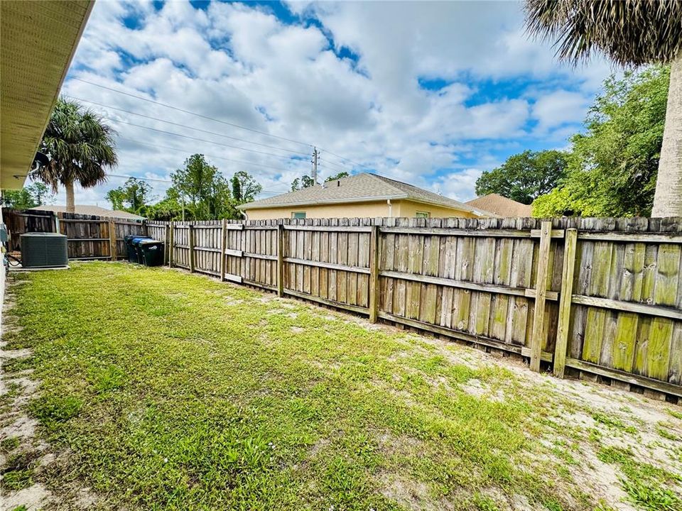 Active With Contract: $350,000 (3 beds, 2 baths, 1636 Square Feet)