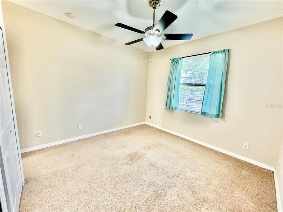 Active With Contract: $350,000 (3 beds, 2 baths, 1636 Square Feet)