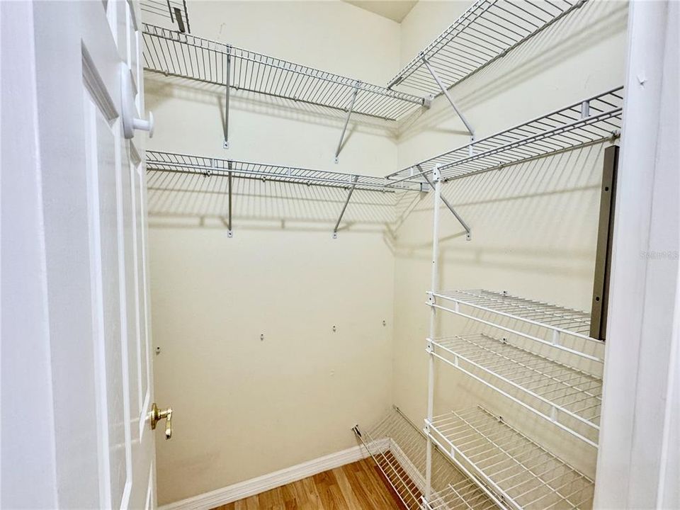 Active With Contract: $350,000 (3 beds, 2 baths, 1636 Square Feet)