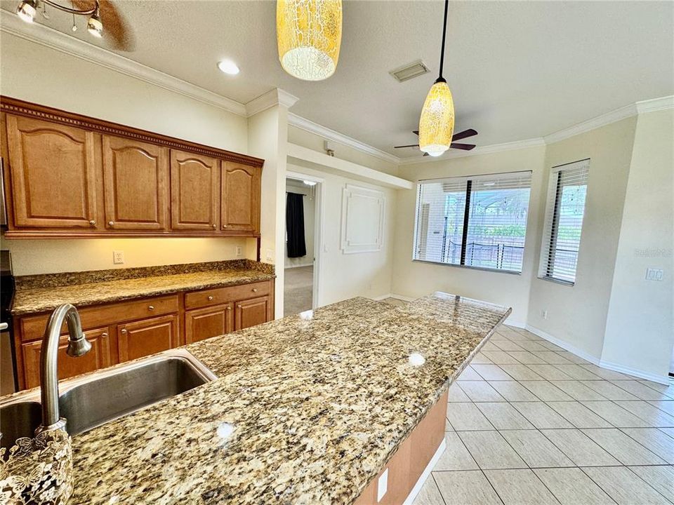 Active With Contract: $350,000 (3 beds, 2 baths, 1636 Square Feet)