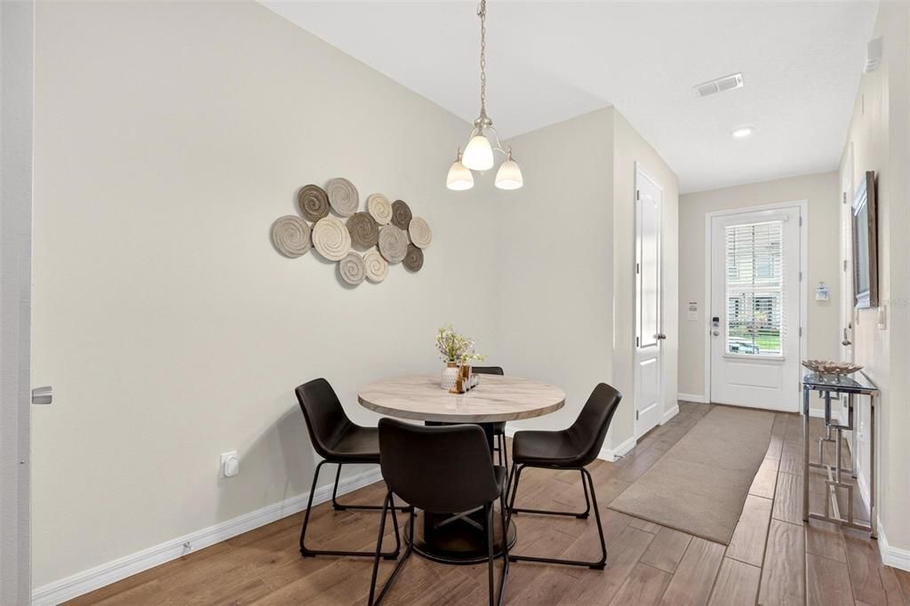 For Sale: $314,990 (2 beds, 2 baths, 1609 Square Feet)