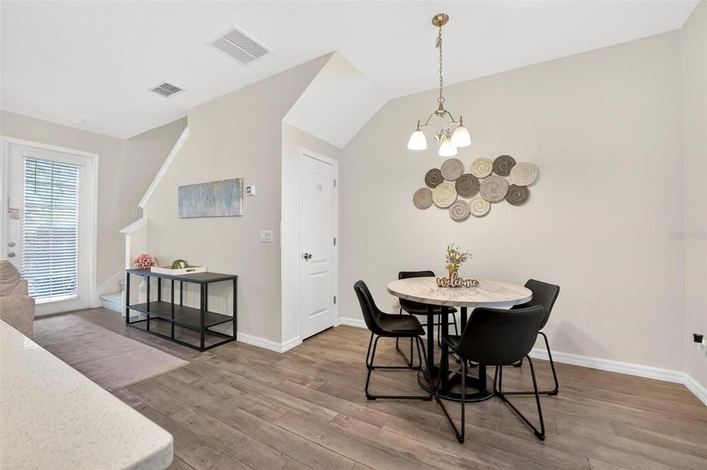 For Sale: $314,990 (2 beds, 2 baths, 1609 Square Feet)