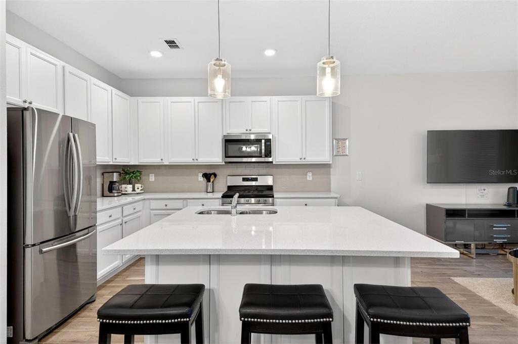 For Sale: $314,990 (2 beds, 2 baths, 1609 Square Feet)