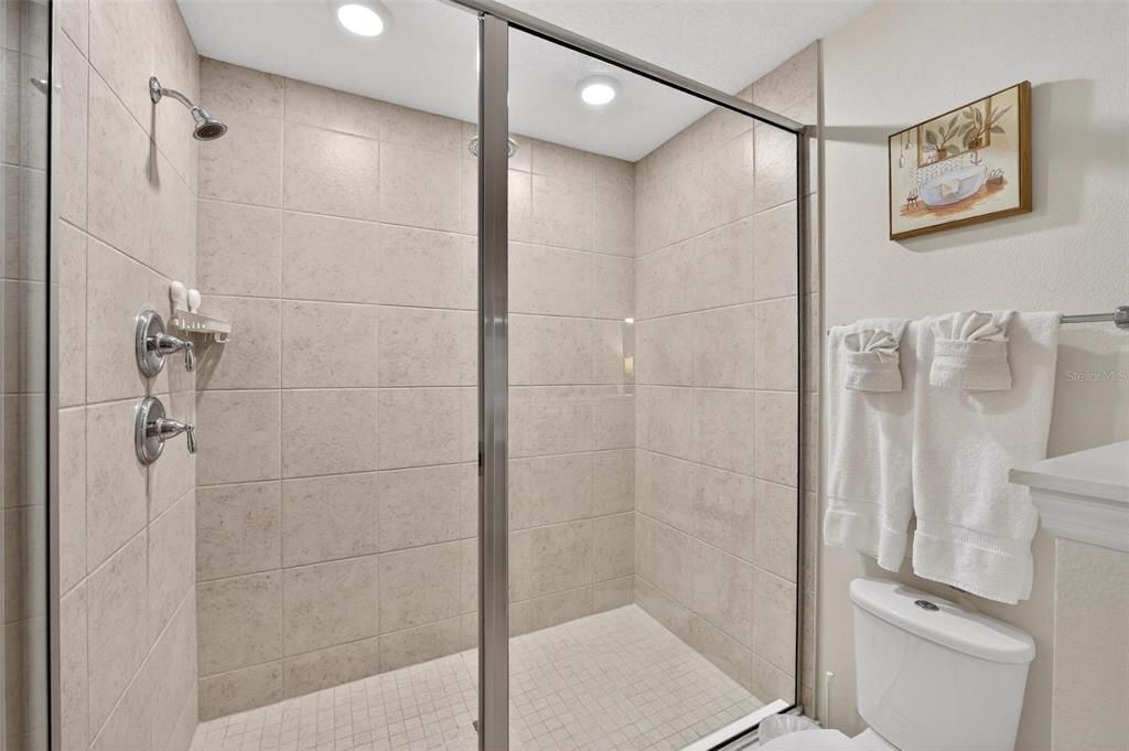 For Sale: $314,990 (2 beds, 2 baths, 1609 Square Feet)