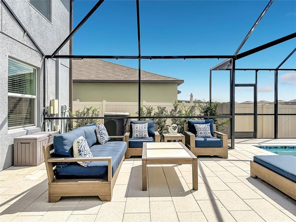 En Venta: $499,900 (4 camas, 2 baños, 2635 Pies cuadrados)