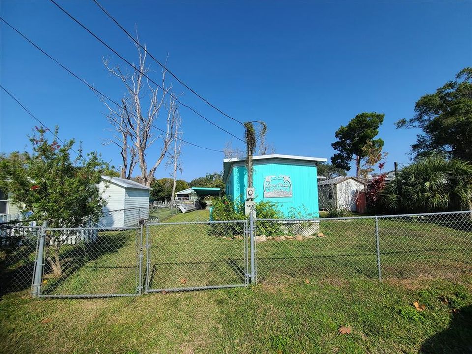 For Sale: $260,000 (0.09 acres)