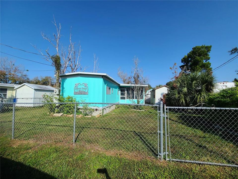 For Sale: $260,000 (0.09 acres)