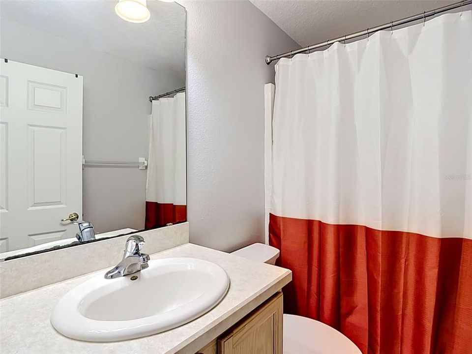 En Venta: $285,000 (2 camas, 2 baños, 1387 Pies cuadrados)