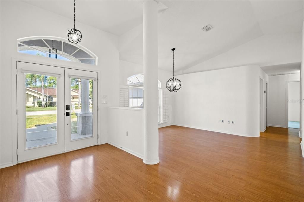 Под контрактом: $325,000 (3 спален, 2 ванн, 1866 Квадратных фут)
