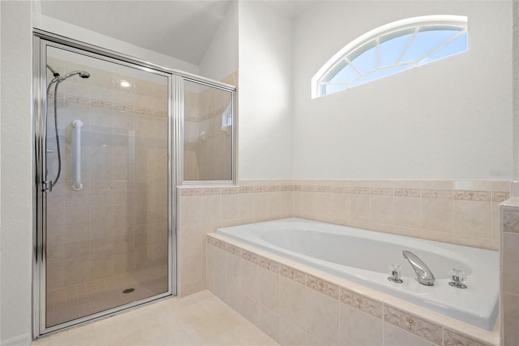 Под контрактом: $325,000 (3 спален, 2 ванн, 1866 Квадратных фут)