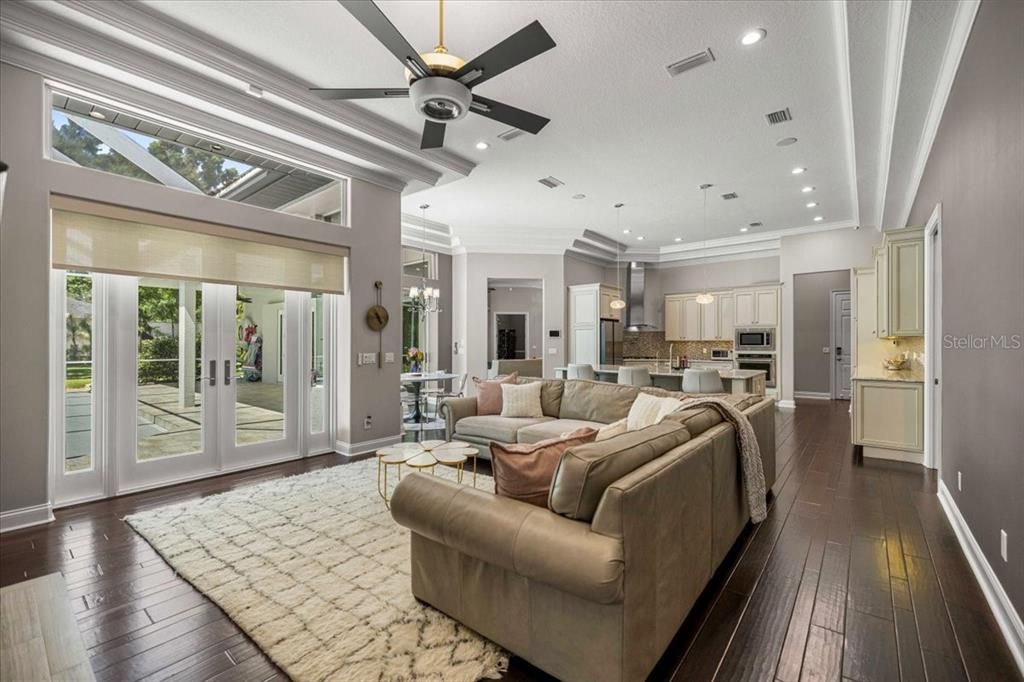 Activo con contrato: $1,379,000 (5 camas, 3 baños, 4330 Pies cuadrados)
