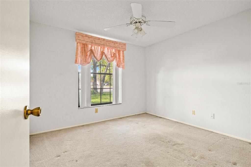 Activo con contrato: $229,000 (3 camas, 2 baños, 1630 Pies cuadrados)