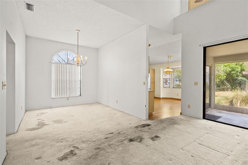 Activo con contrato: $229,000 (3 camas, 2 baños, 1630 Pies cuadrados)