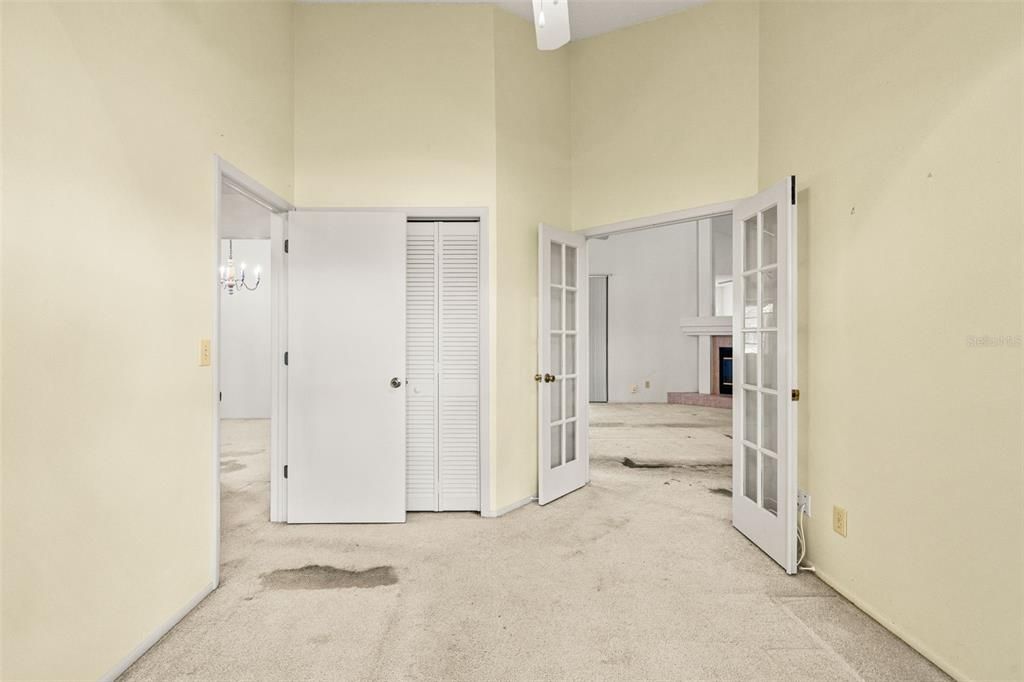 Activo con contrato: $229,000 (3 camas, 2 baños, 1630 Pies cuadrados)