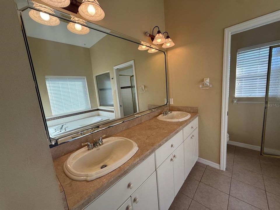 For Rent: $2,200 (3 beds, 2 baths, 1741 Square Feet)