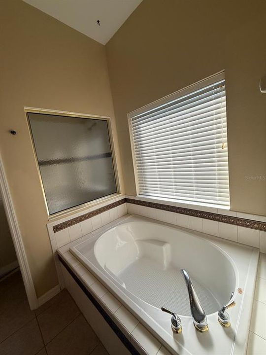 For Rent: $2,200 (3 beds, 2 baths, 1741 Square Feet)