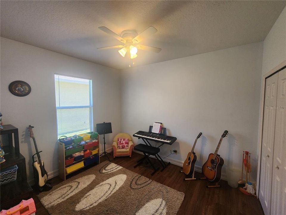 For Sale: $339,000 (3 beds, 2 baths, 1957 Square Feet)