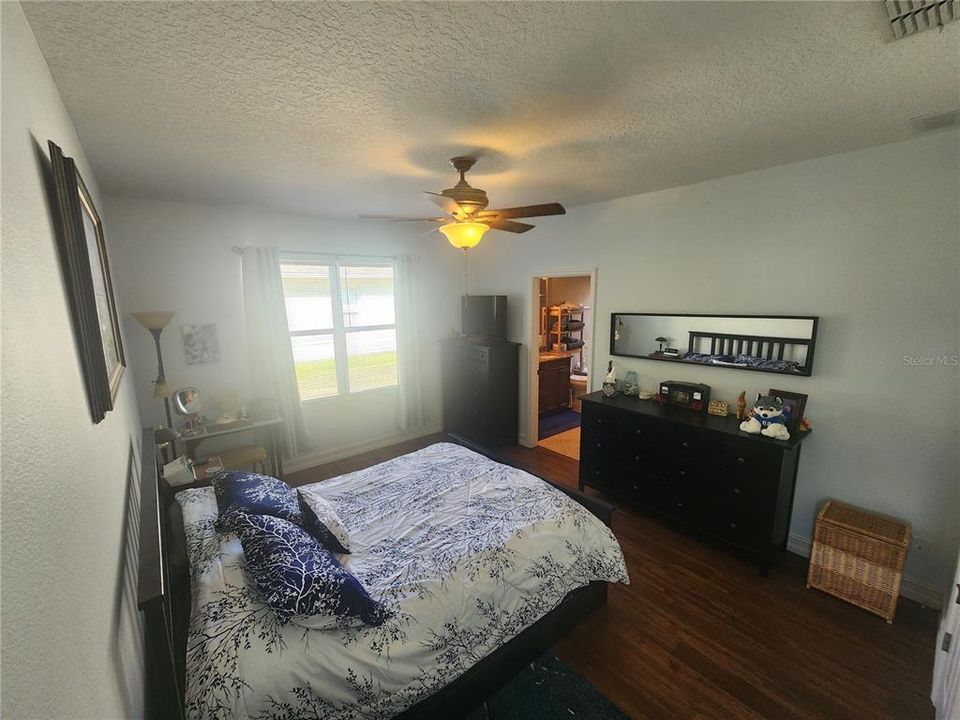 For Sale: $339,000 (3 beds, 2 baths, 1957 Square Feet)