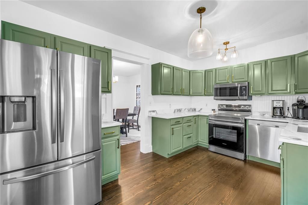 For Rent: $6,000 (3 beds, 2 baths, 2160 Square Feet)
