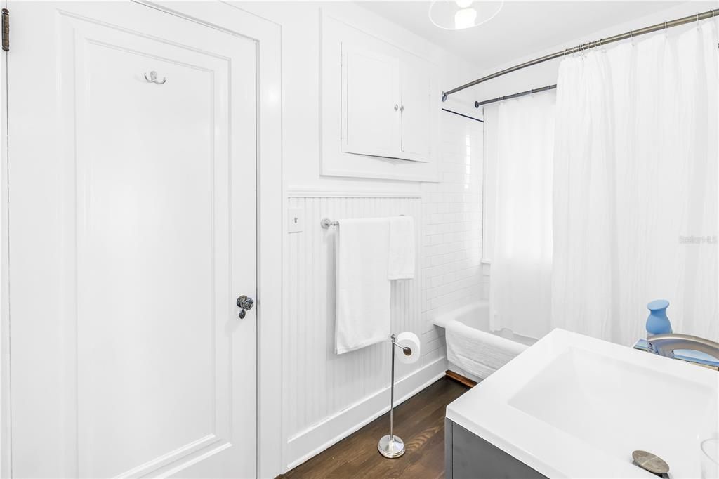 For Rent: $6,000 (3 beds, 2 baths, 2160 Square Feet)