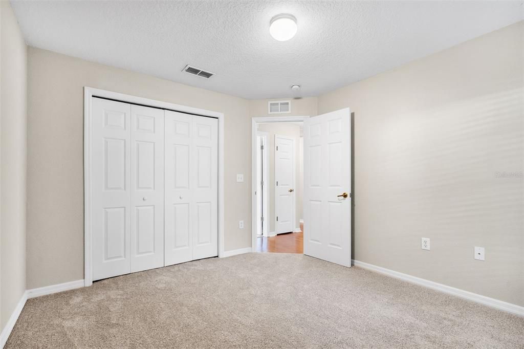 Active With Contract: $254,000 (3 beds, 2 baths, 1182 Square Feet)