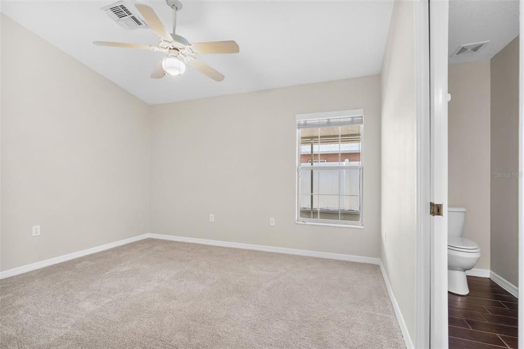 Active With Contract: $254,000 (3 beds, 2 baths, 1182 Square Feet)