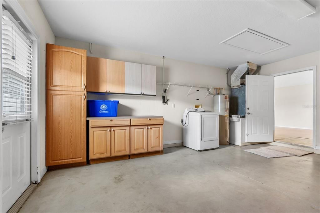 Active With Contract: $254,000 (3 beds, 2 baths, 1182 Square Feet)